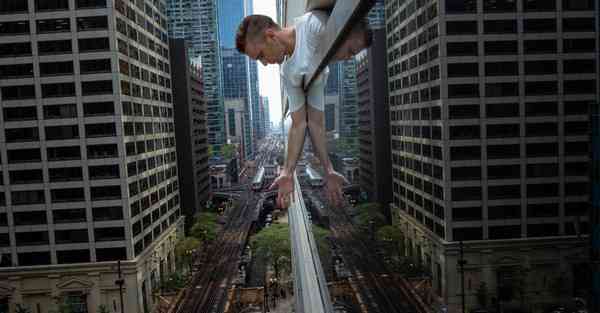 人工智能机器人泰迪：未来行业的引领者