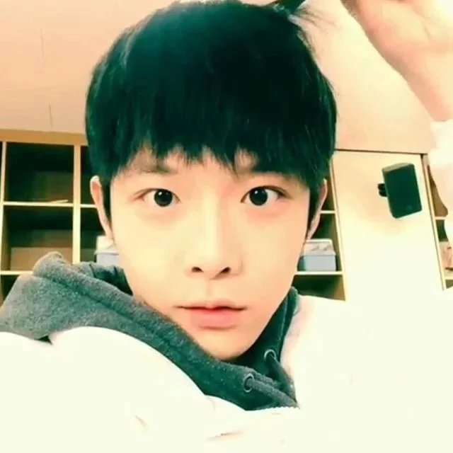 禄敬筠浩
