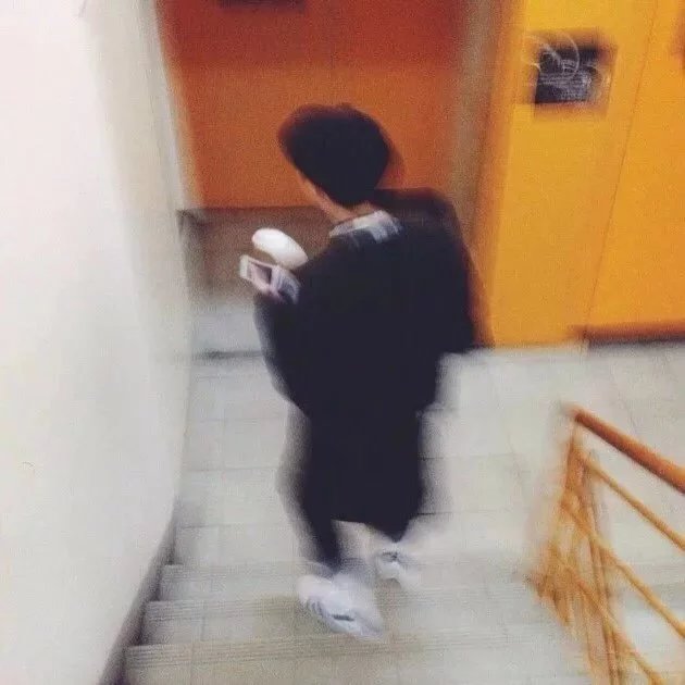 鲍霭宇珠